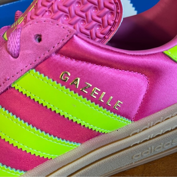 ADIDAS Women's Gazelle Bold Shoes 🔥 - Picture 5 of 10